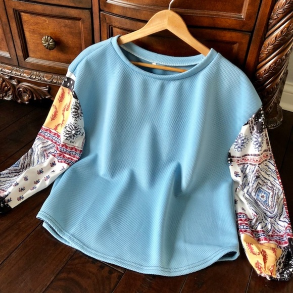 Boutique Tops - One Left!! Boho Chic Puff Sleeve Blouse